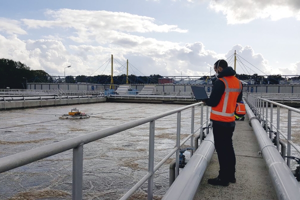 beeld1lessdronemeetlachgasopdewaterzuivering.jpg